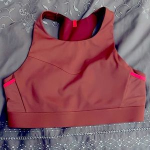 NWOT Nike sports bra
